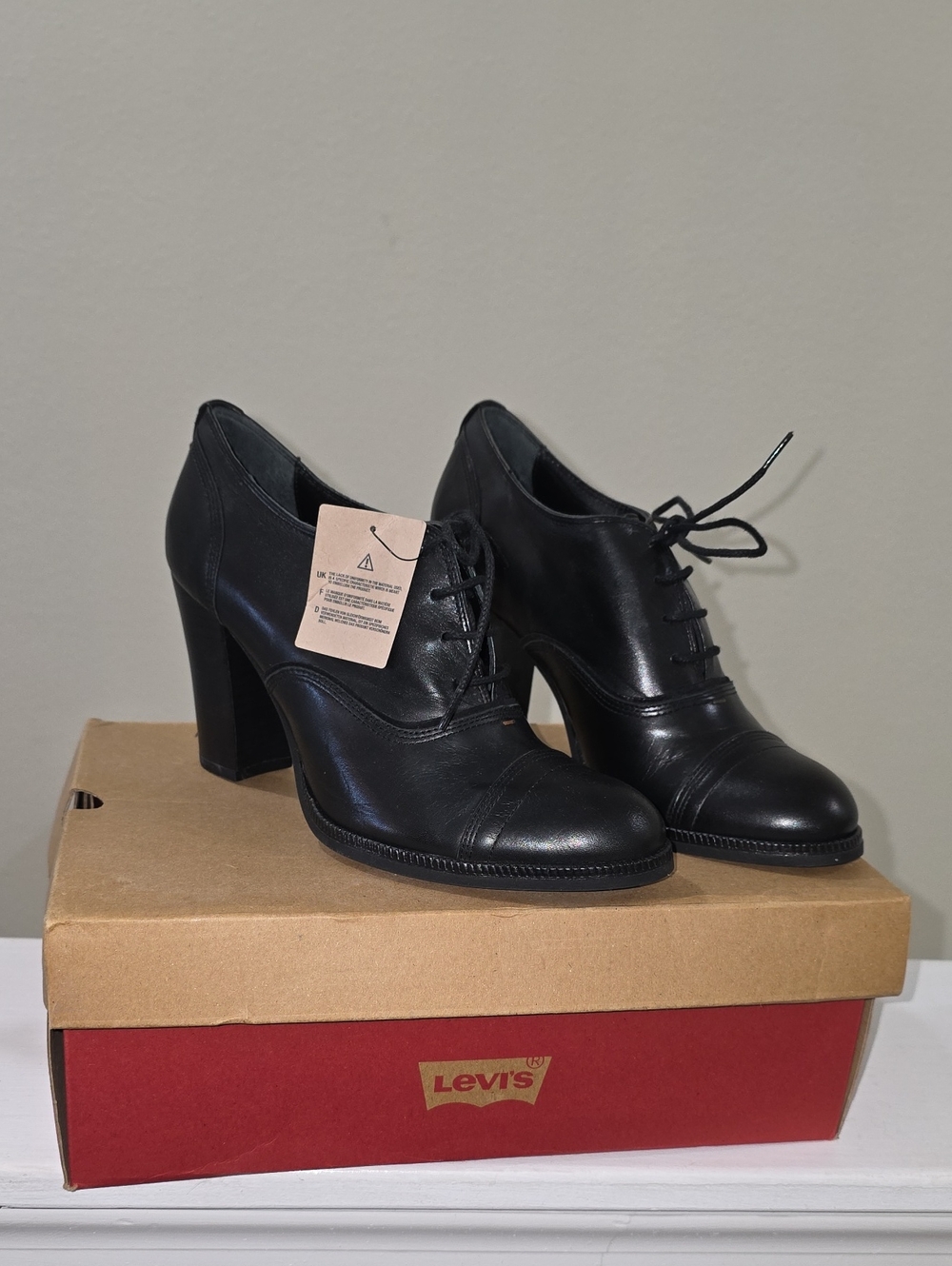 Levi's Black Leather Lace-Up 3" Block Heel Tie Oxfords NIB
